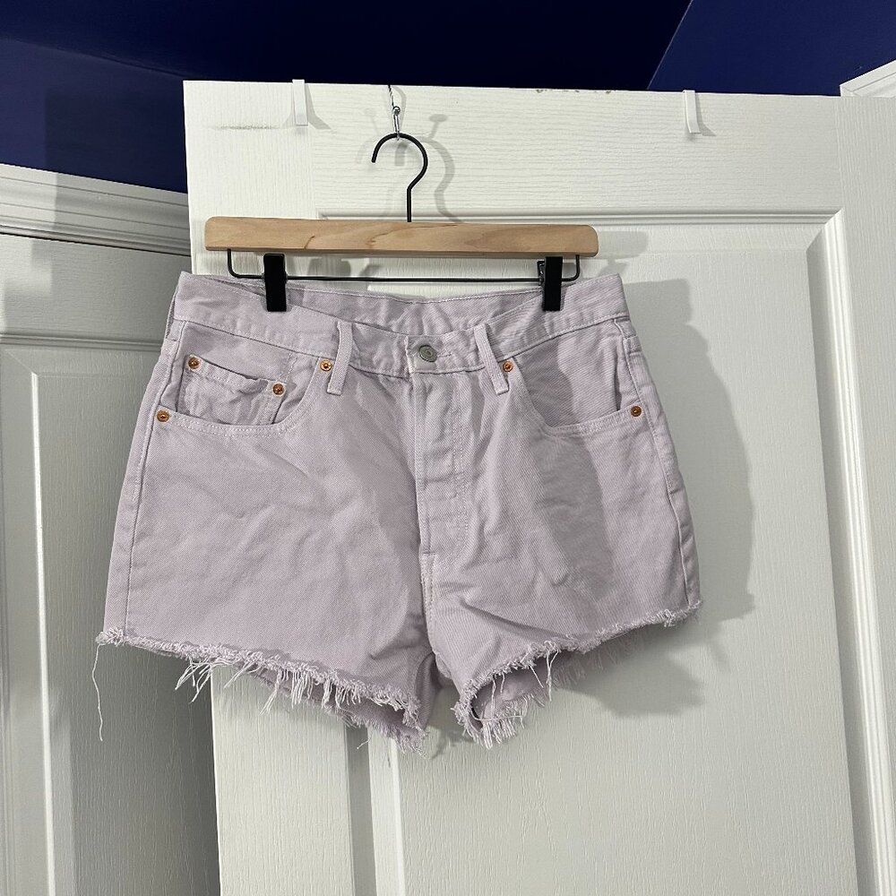 EUC - Women's Levi's 501 Light Gray Denim Jean Shorts - Waist 31